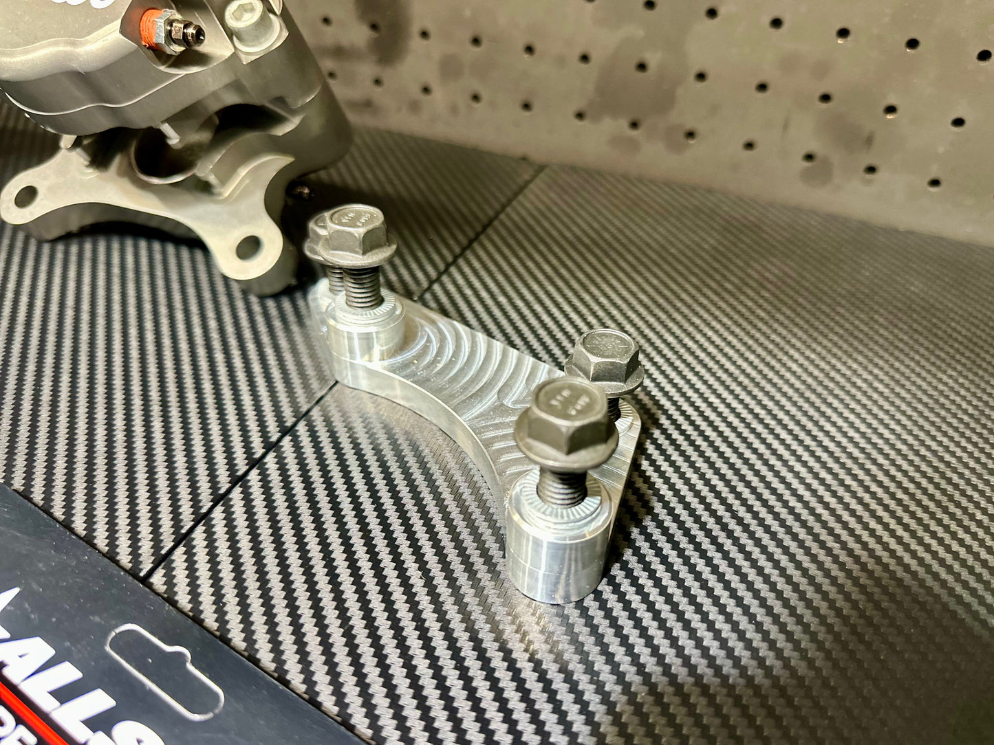 Level 1 - Dynapro single light weight rear brake kit (Bracket Kit)